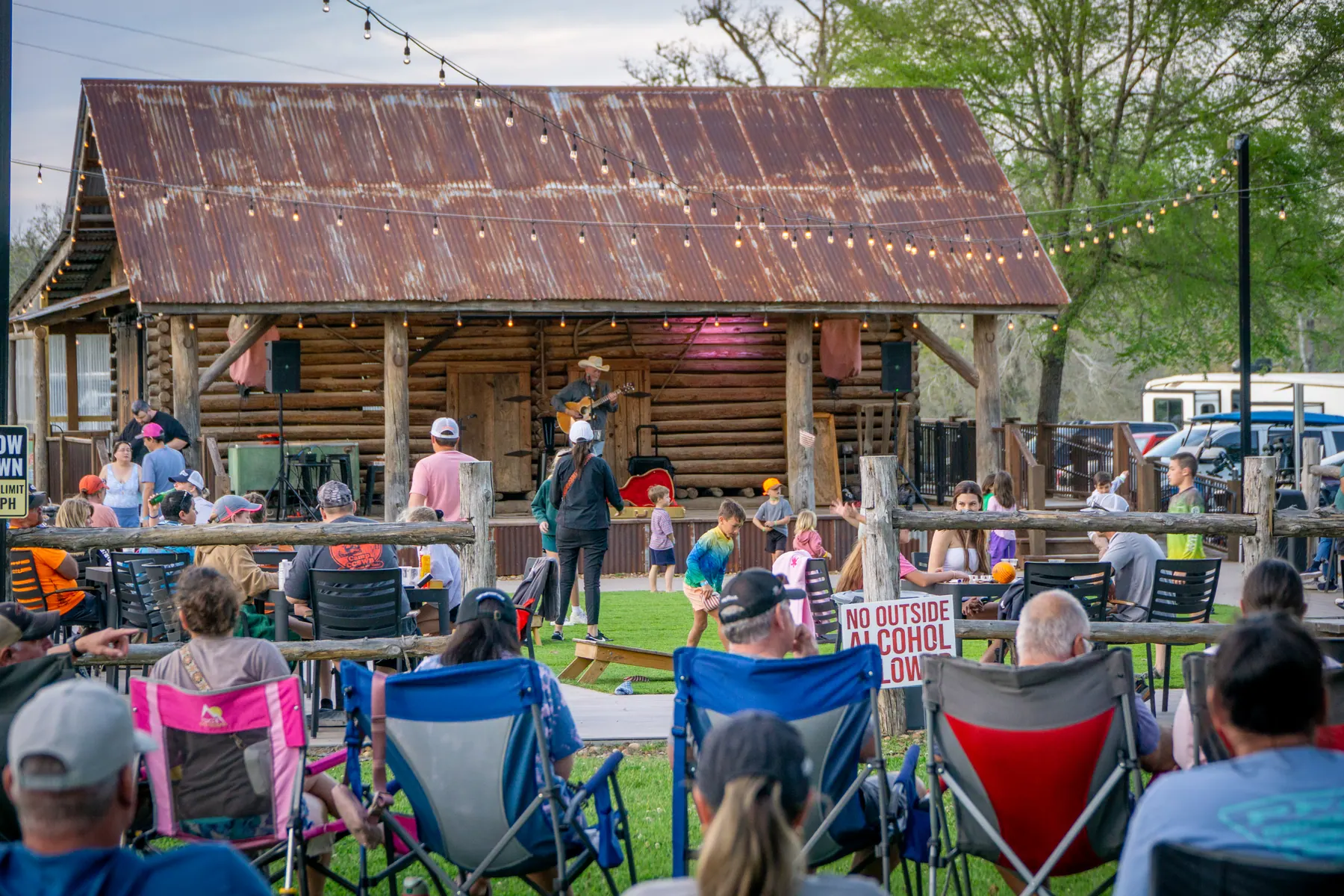 Live music lawn photo